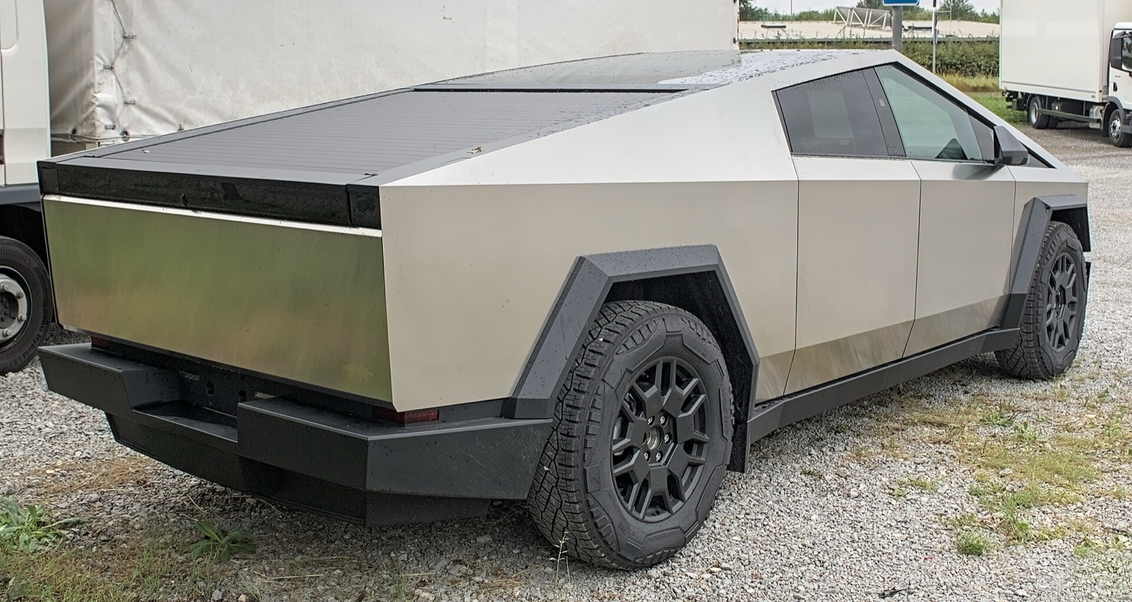Tesla Cybertruck Foundation Series parked outdoors. Photo: Alexander-93 via Wikimedia Commons, CC BY-SA 4.0