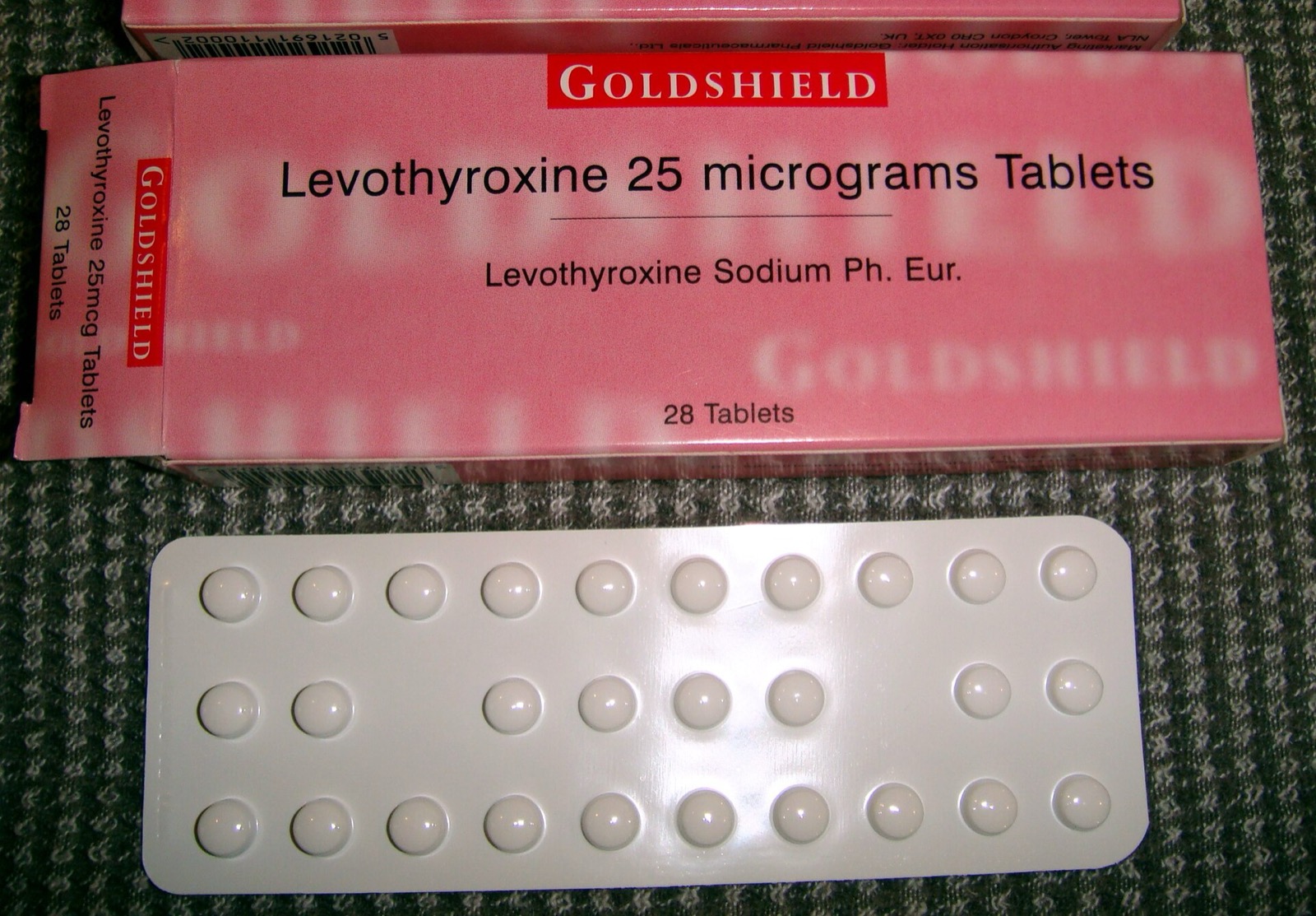 Blister pack of levothyroxine 25 microgram tablets, the smallest of seven strengths covered by the nationwide recall. Photo: Ash / Wikimedia Commons, Public domain