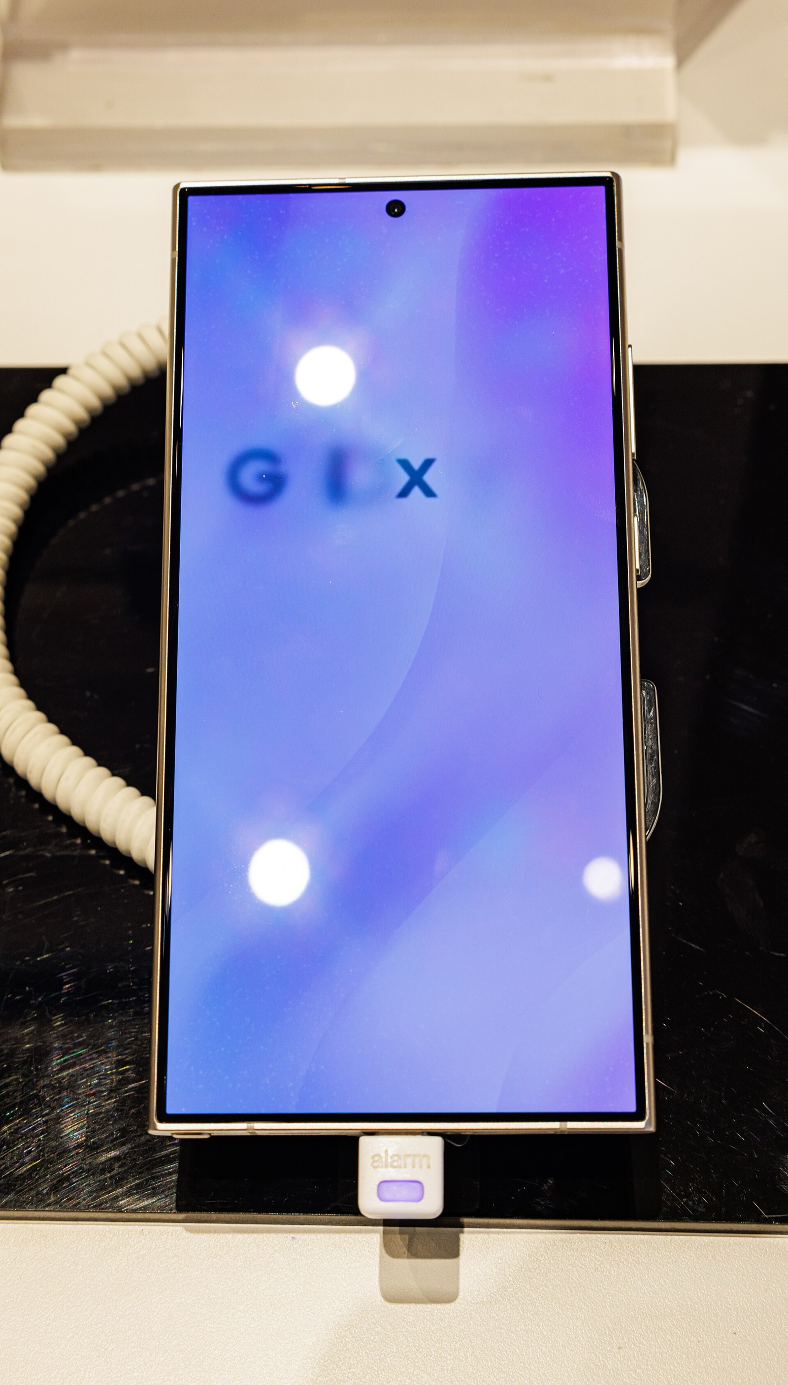 Rear view of a Samsung Galaxy S24 Ultra showing the vertical camera array that leaks say the S27 Ultra will abandon. Photo: Dinkun Chen / Wikimedia Commons, CC BY-SA 4.0.