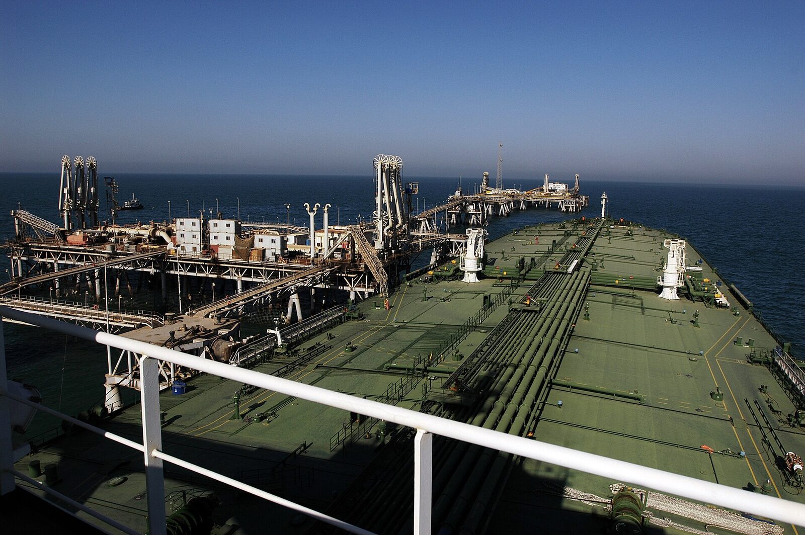 Oil tankers idled in Gulf waters near the Strait of Hormuz as US-Iran fighting reignites. Photo: U.S. Navy photo by Photographer's Mate Airman Eben Boothby, Public domain, via Wikimedia Commons